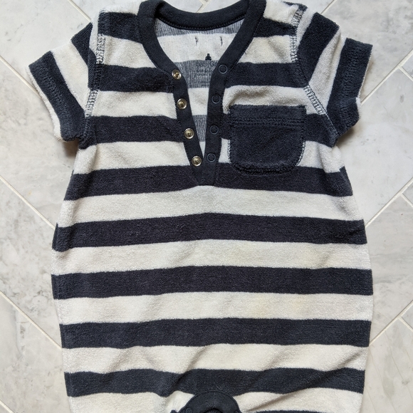 Beach onesies for baby 3-6 months - Picture 2 of 3